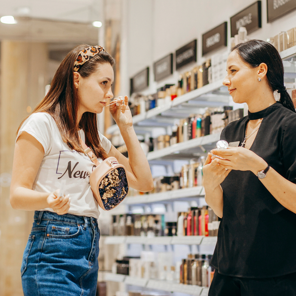 conseillère de vente beauté en parfumerie