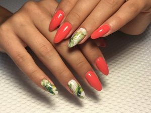 Vernis à ongles corail - Marie Claire